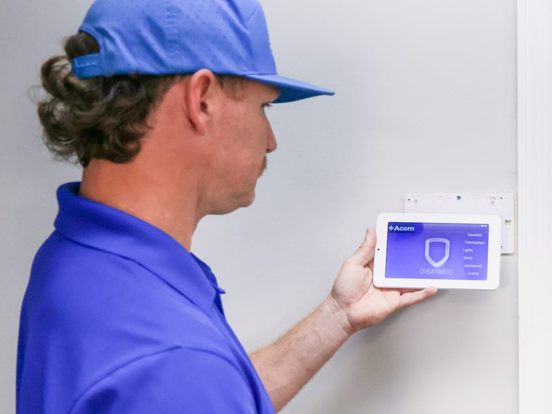 Acom smart panel with system status